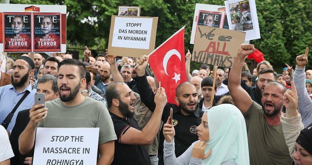 Arakan Daki Muslumanlara Uygulanan Katliam Almanya Da Protesto Edildi Almanya Haber Berlin Haberler Son Dakika Avrupa Haberleri