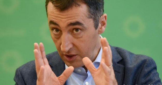 Cem Özdemir`den ilginç öneri