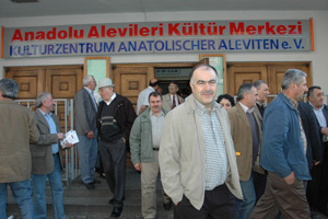 *** Bir türlü çoğunluğu sağlayamadılar...