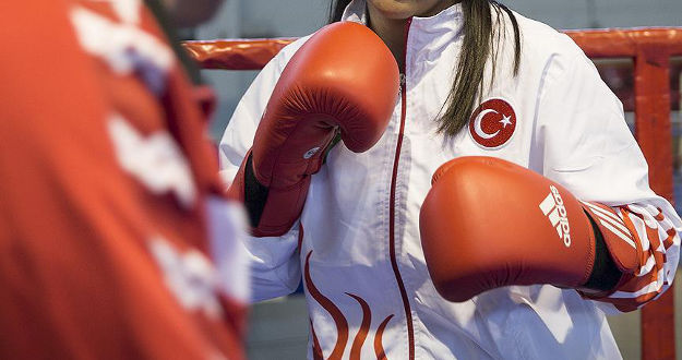 Kadın boksörlerden Türkiye'ye 3 altın madalya