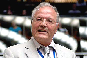 *** ''Zahid Akman derhal istifa etmelidir''