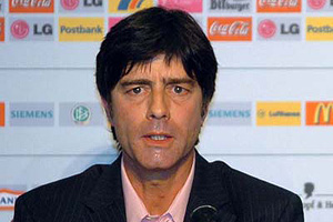 *** Löw, FIFA'ya ateş püskürdü