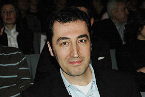 *** Özdemir başkanlığa hazırlanıyor