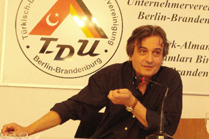 *** Bilinmeyen Sokrates'i tartıştılar