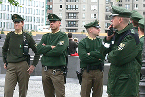 *** Federal Polis’e göçmen kökenli eleman