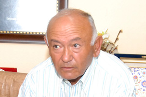 *** Bahri Tosun memleketini unutmadı