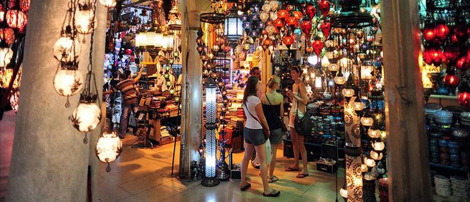 Yabancılar Türkiye’de alışverişe doymuyor