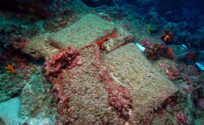 Antalya'da 3 bin 600 yıllık gemi batığı bulundu