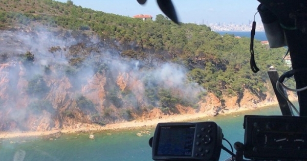 Balıkesir ile Burgazada'da orman yangını