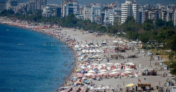 Turizm merkezlerinde bayram tatili yoğunluğu