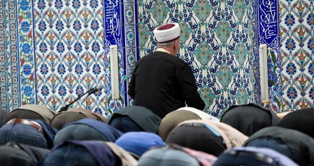 İslam din dersine karşı dava başvurusu reddedildi