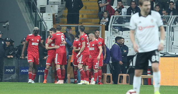 Beşiktaş'ta düşüş devam ediyor