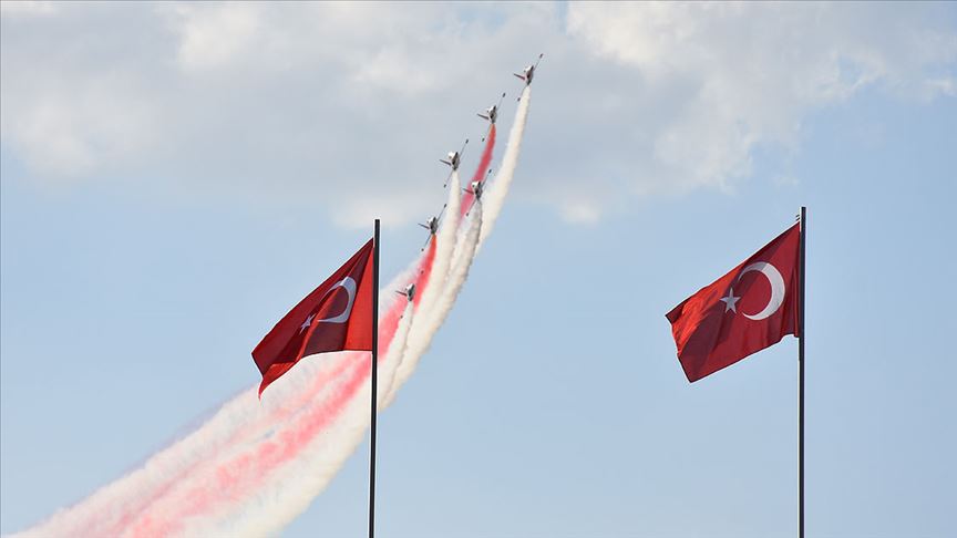 Türk Yıldızları ‘Büyük Taarruz’ için uçtu