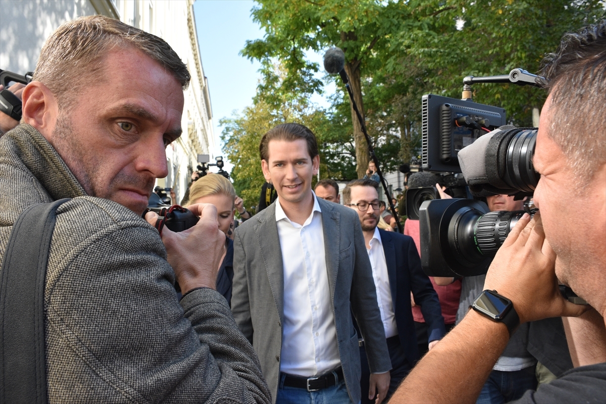 Avusturya’da seçimi sağcı Sebastian Kurz kazandı