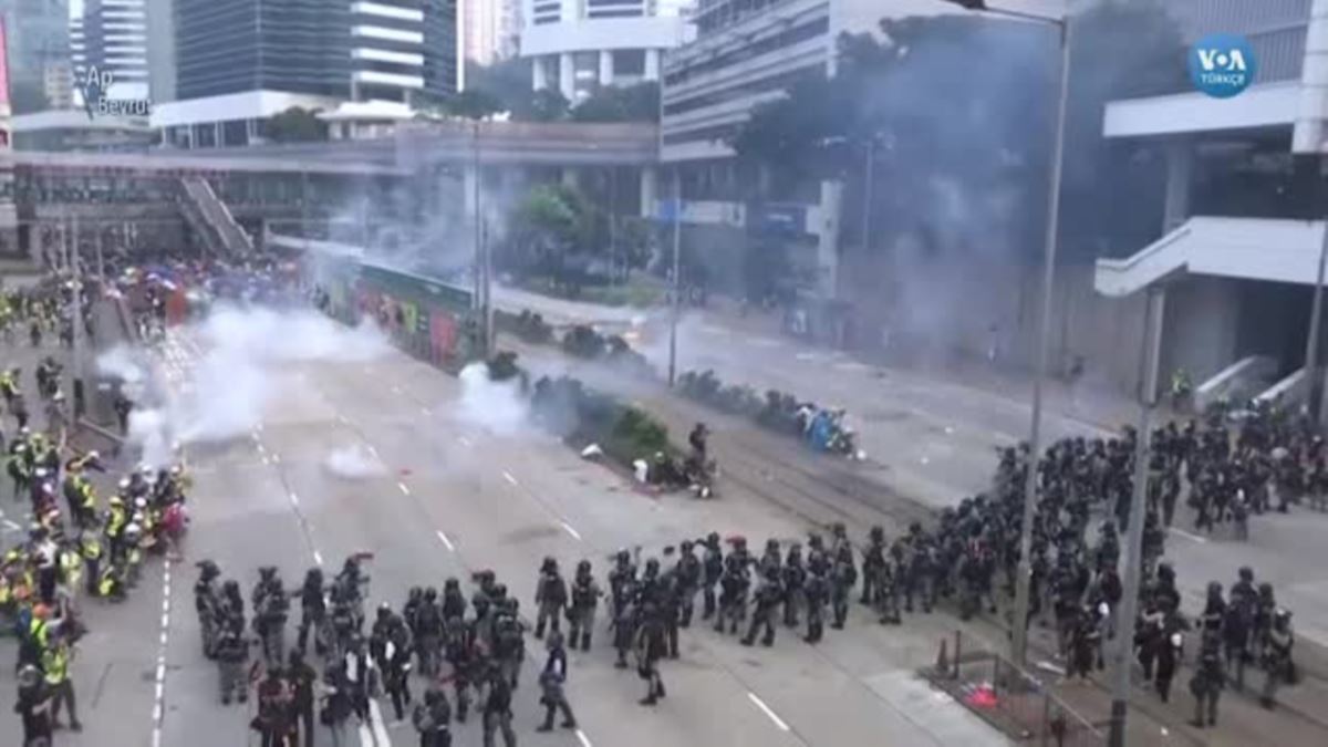 Hong Kong’da Çatışmaların Gölgesinde Haftasonu