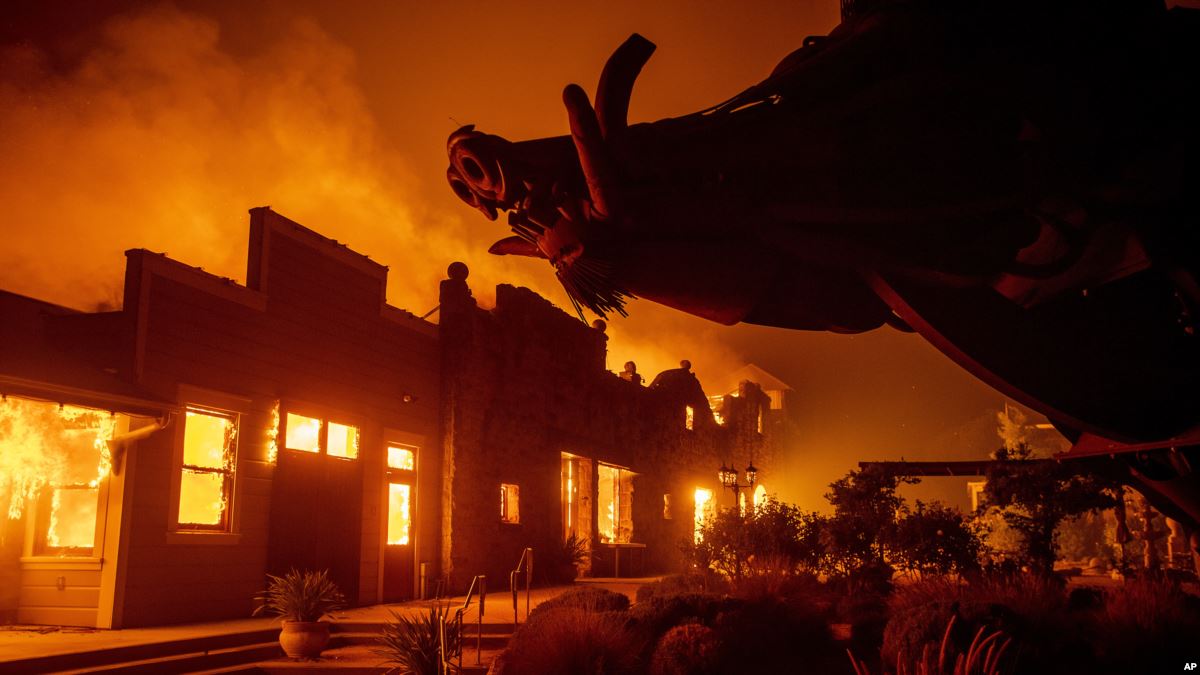 California'da Yangınlar Nedeniyle Yeni Tahliye Emri