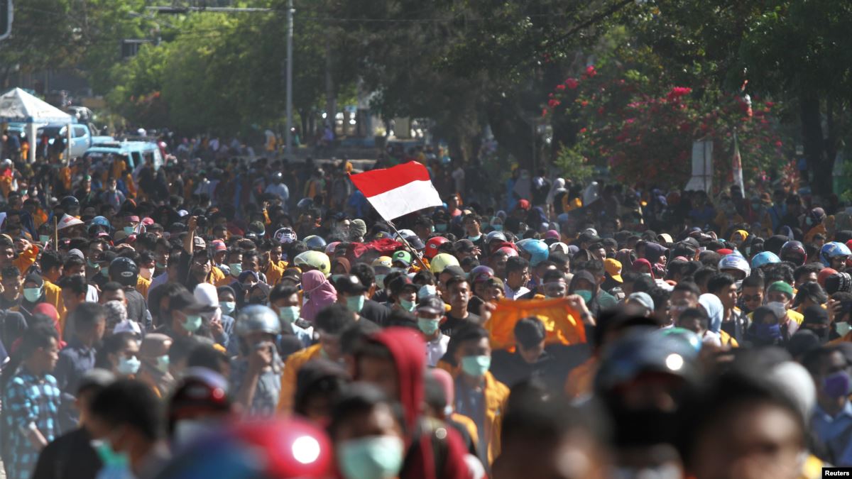 Endonezya’da Hükümet Karşıtı Protestolar Büyüyor