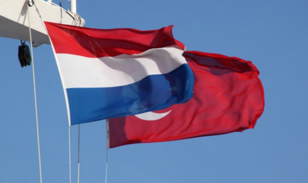 Hollanda Türkiye’ye silah ihracatını askıya aldı