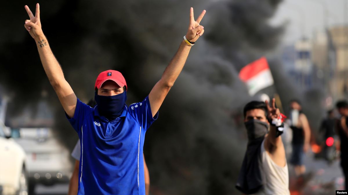Irak'ta Protestocular Sokağa Çıkma Yasağını Reddediyor