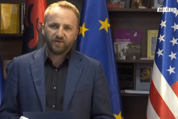 Kosova Adalet Bakanı savaş suçları mahkemesine ifade vermeye çağrıldı
