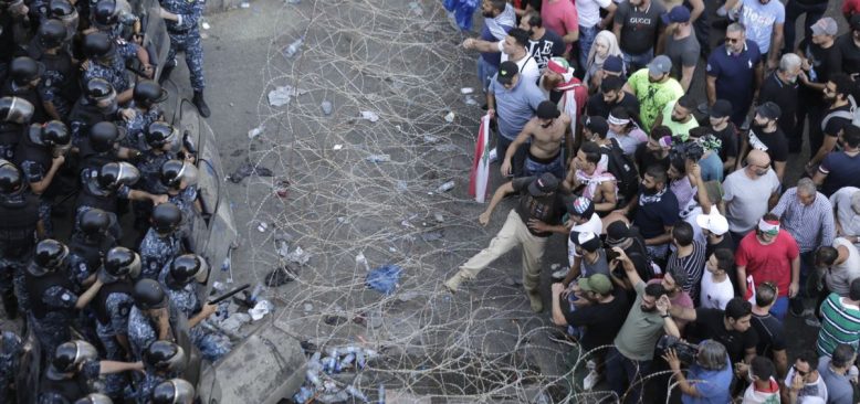 Protestolarla Sarsılan Lübnan’da Neler Oluyor?