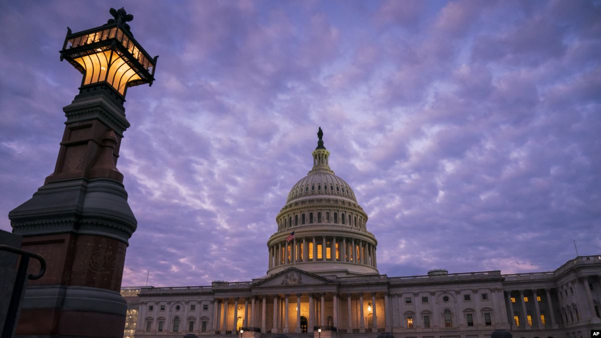 Washington İhbarcının Kimliği Tartışmasına Odaklandı