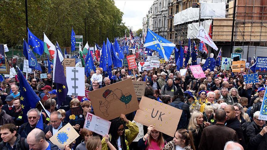 Londra'da Brexit karşıtı yürüyüş