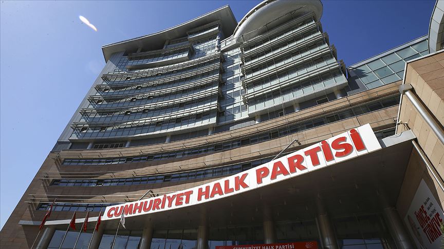 CHP’den ’30 dakika yürüyor, 30 sayfa okuyorum’ kampanyası