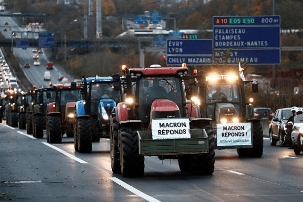 Fransız çiftçilerden traktörlü eylem