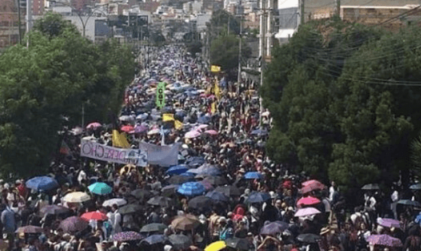 Kolombiya’da genel grev: Hükümet sınırları kapattı