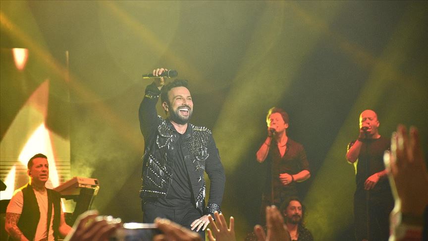 Tarkan 11 yıl sonra Viyana’da konser verdi