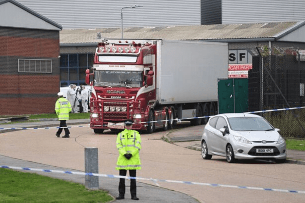 İngiltere'de kamyon arkasında ölü bulunanların kimlikleri açıklandı
