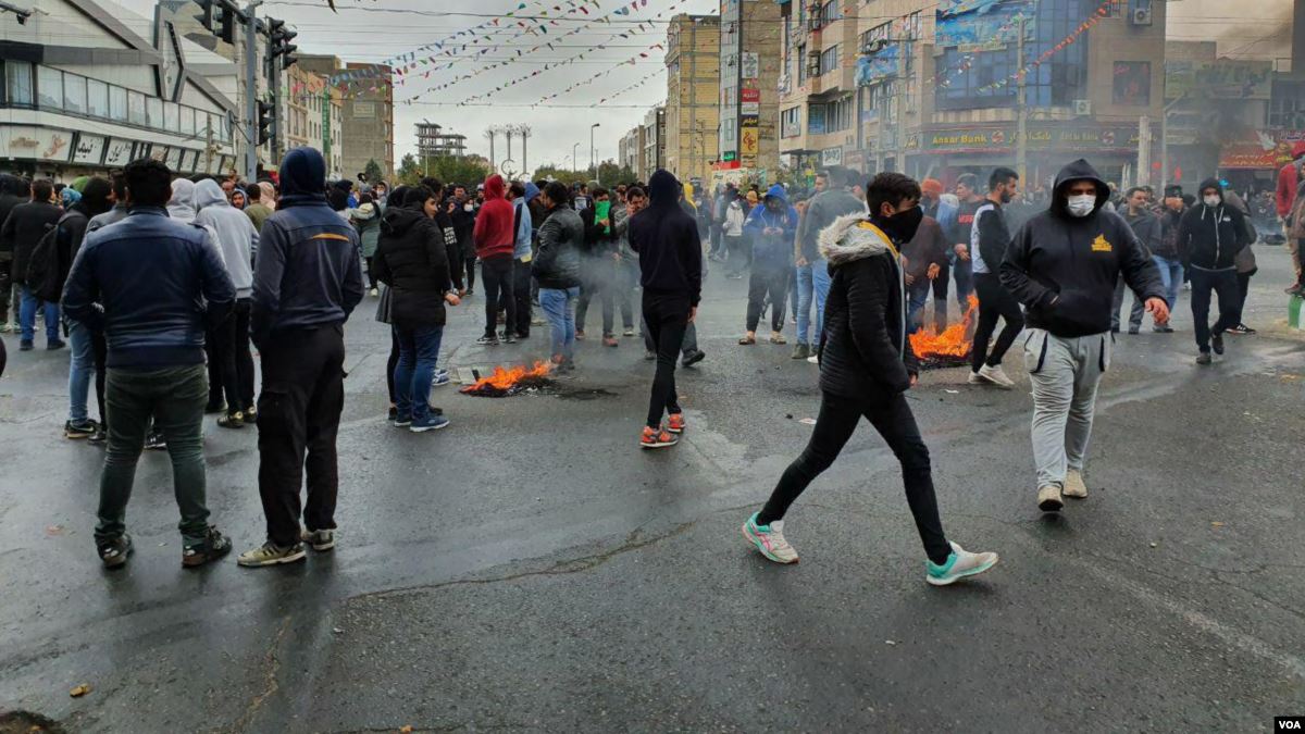 İran'da Protestolar Şiddetleniyor Ölü Sayısı Artıyor