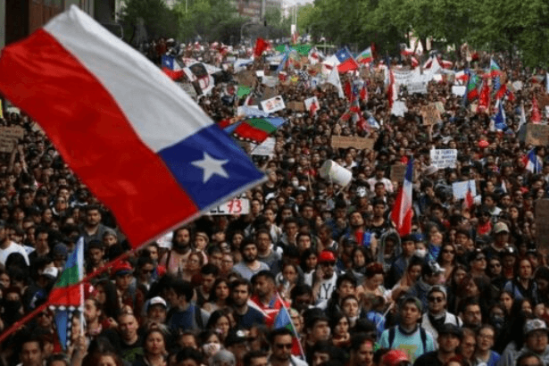 Şili'de şirketlere vergi kesintisi planı askıya alındı