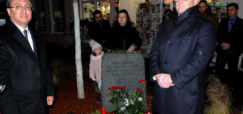 Almanya’da aşırı sağın ilk Türk kurbanları anıldı