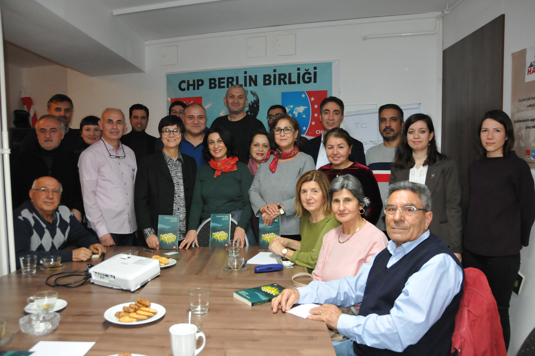 Başkent Berlin`de kaçak saray konulu konferans