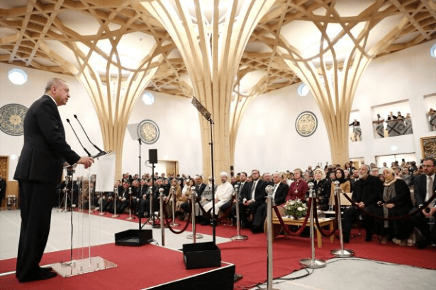 Erdoğan İngiltere’de cami açılışında