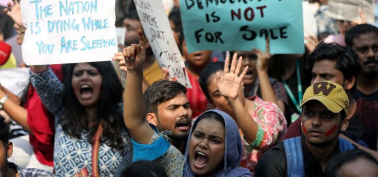 Hindistan'da Müslümanlar'ı Dışlayan Yasaya Tepki Büyüyor