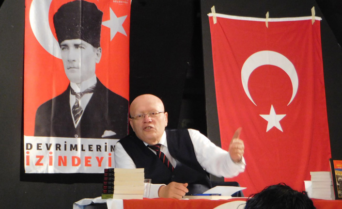 Tarihçi Prof. Dr. Kemal Arı Hollanda ve Almanya`da konferanslar verecek