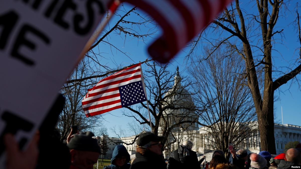 Kongre Önünde Trump’ın Azline Destek Eylemi