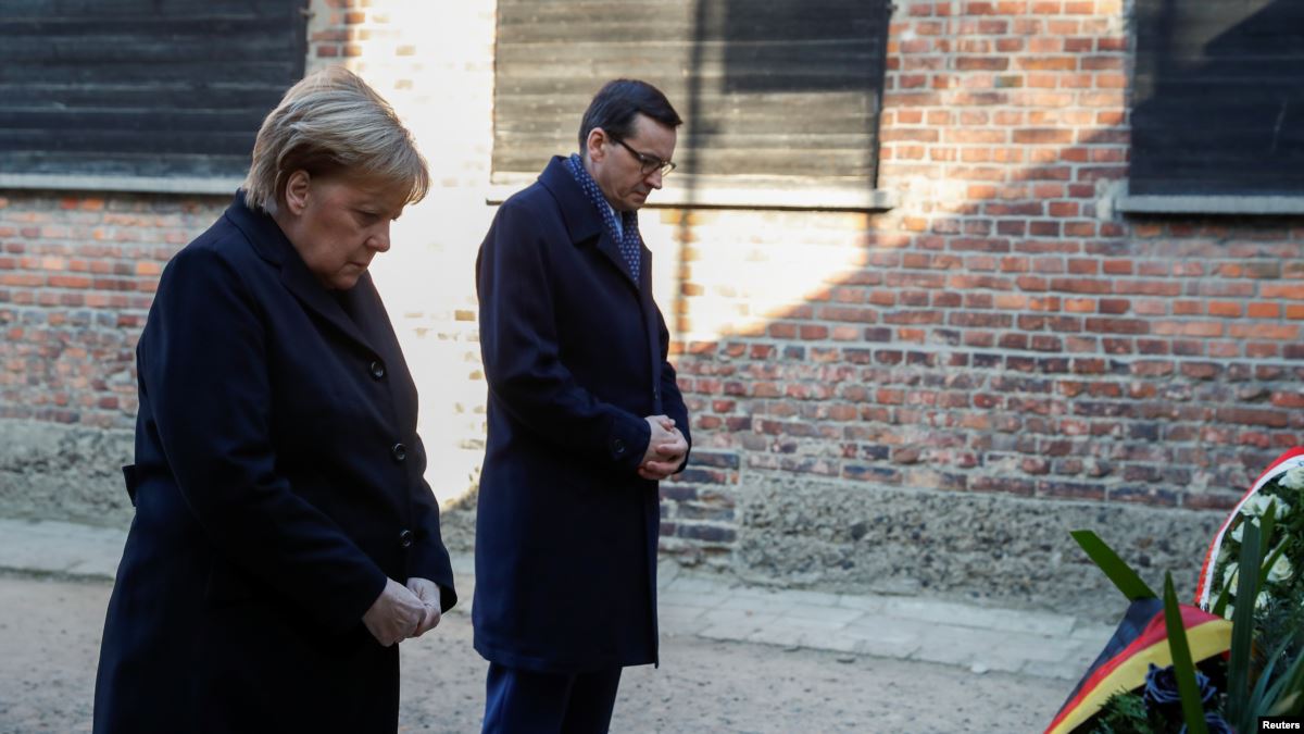 Merkel’den Auschwitz Nazi Kampı’na İlk Ziyaret