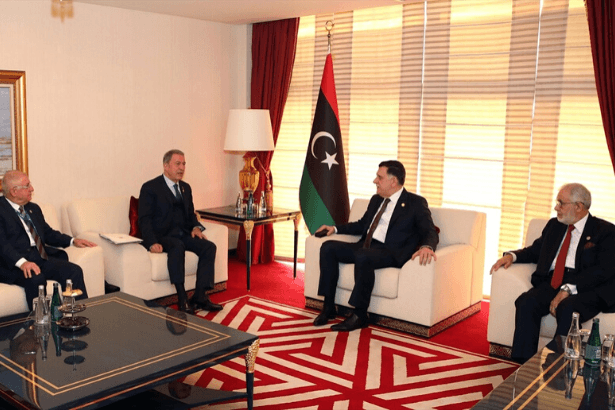 Milli Savunma Bakanı Akar UMH lideri Serrac'la görüştü
