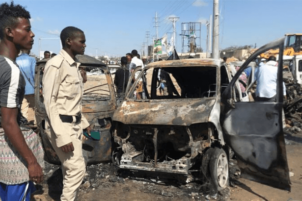 Somali'de bomba yüklü araç saldırısı: En az 20 kişi öldü