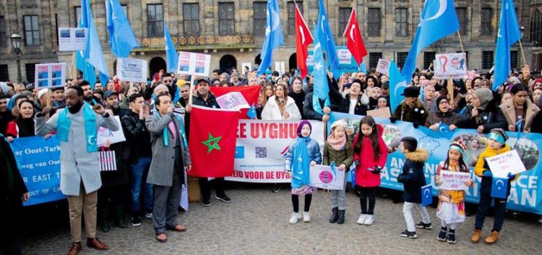 Hollanda'da Doğu Türkistan protestosu