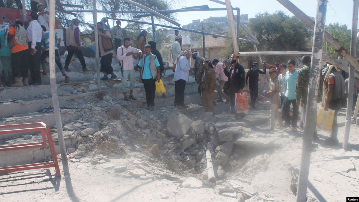 Yemen’da Geçit Törenine Füze