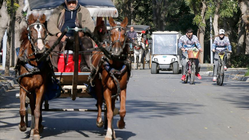 Adalar’da fayton turları durduruldu