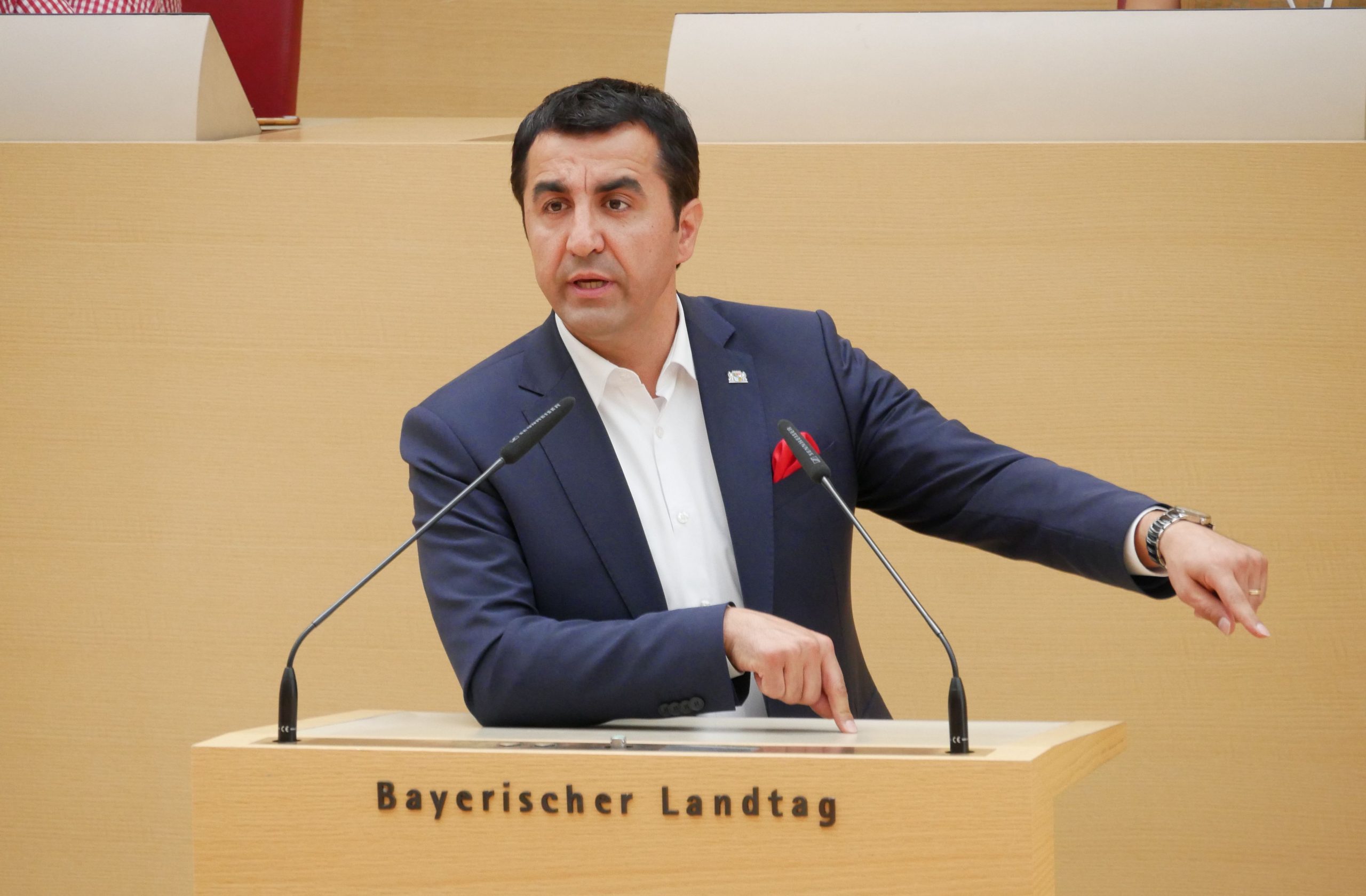 SPD'li siyasetçi Taşdelen istifa etti