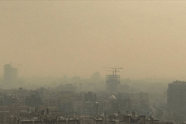 İran'da hava kirliliği nedeniyle eğitime ara verildi