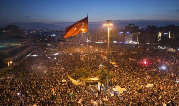 'Türkiye dahil 47 ülkede bu yıl ayaklanmalar yaşanabilir'