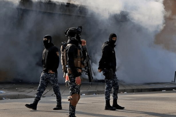 ABD elçilik güvenlik görevlilerinden biber gazıyla müdahale
